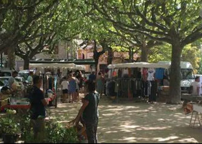 Les Randonnees Joyeuses Lejlighed Genolhac